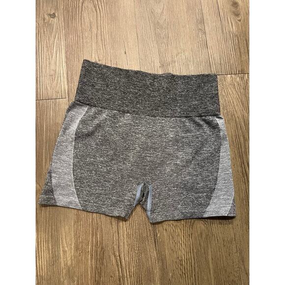 Pink workout shorts - Picture 1 of 2